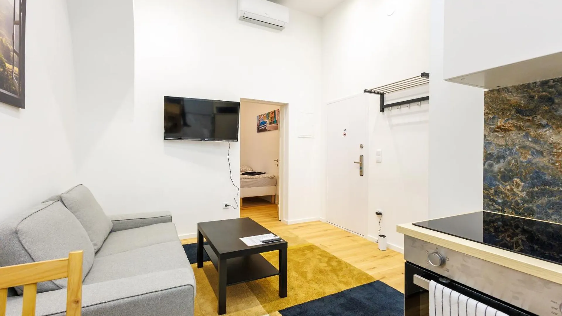 Top Apart Close To City Center فيينا