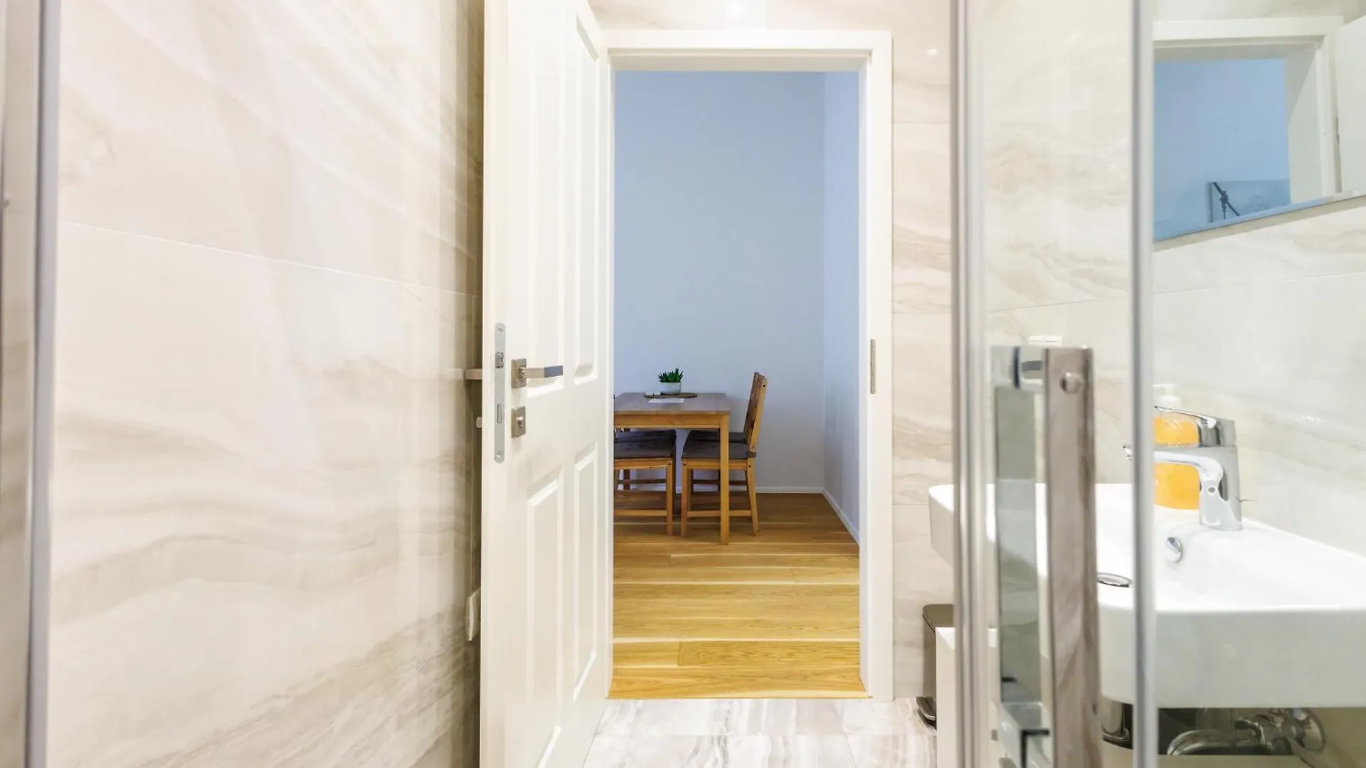 Apartment Top Apart Close To City Center Vienna